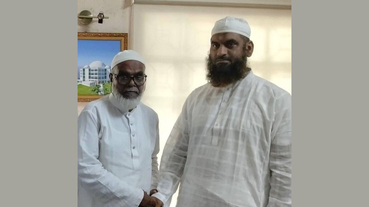 জাতীয় পার্টির সাবেক এমপি এখন খেলাফত মজলিসের প্রার্থী