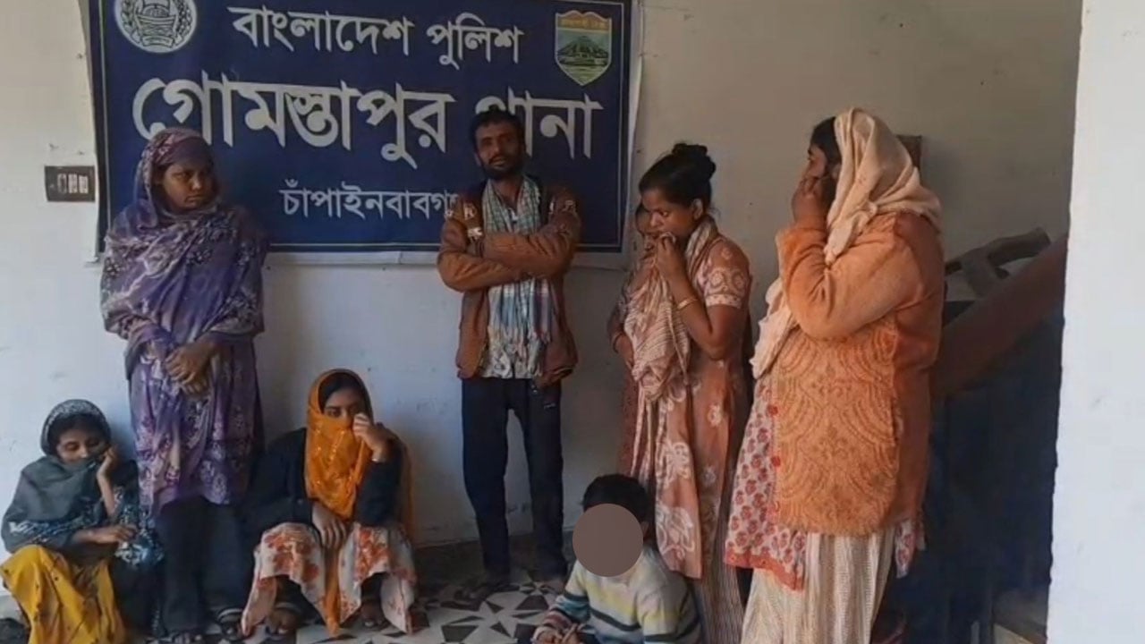 গোমস্তাপুর সীমান্ত দিয়ে ১৫ জনকে বিএসএফের পুশইন