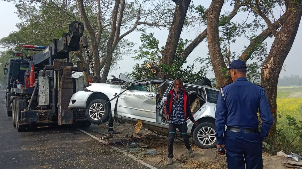 গোপালগঞ্জে বাসের ধাক্কায় প্রাইভেট কারচালক নিহত