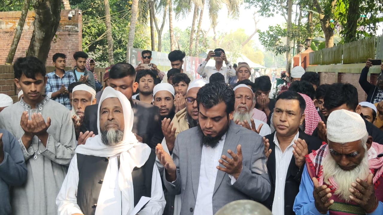 শেখ মুজিবের কবর জিয়ারতের মাধ্যমে নির্বাচনি প্রচার শুরু বহিস্কৃত বিএনপি নেতার