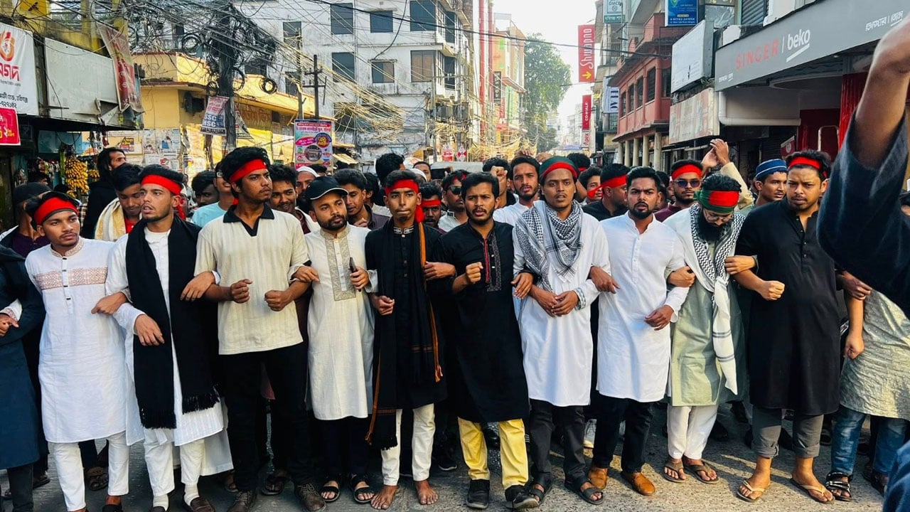 হাদির মৃত্যুর খবরে হবিগঞ্জে বিক্ষোভ মিছিল