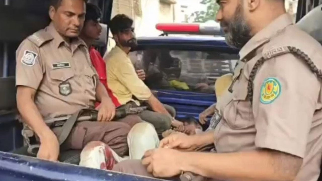 মোহাম্মদপুরে ছিনতাইকারীদের হামলায় ওসিসহ ২ পুলিশ কর্মকর্তা আহত