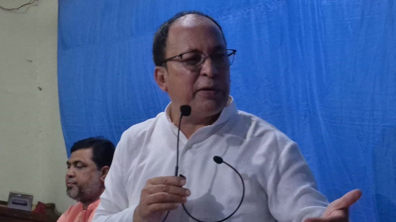 ১৭ বছর ইটের ওপর ঘুমিয়েছি, এখন অতিথি পাখির মতো আসে নির্বাচন করতে