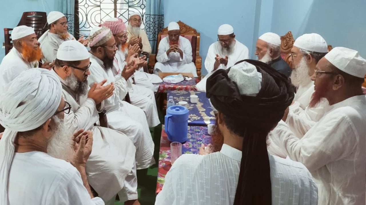 দেশ ও ইসলামের স্বার্থে এক হতে হবে: হেফাজত আমির