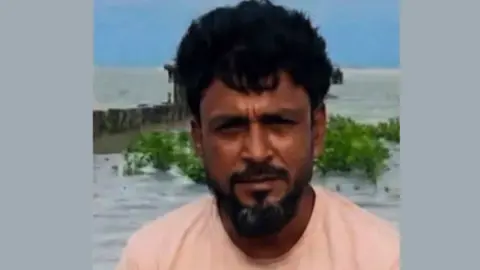 মেঘনায় ট্রলারডুবিতে নিহত বেড়ে ৫, তিন ভাইবোনের পর বাবার লাশ উদ্ধার