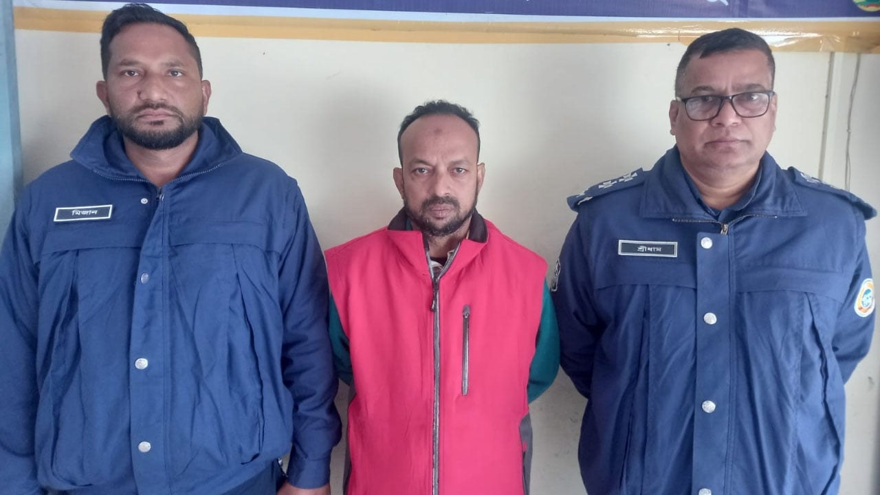 নাশকতা মামলায় গ্রেপ্তার ইন্দুরকানী যুবলীগের সভাপতি