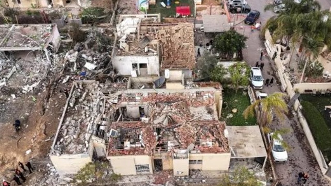 ইরানি ক্ষেপণাস্ত্রের আঘাতে ইসরাইলে ১৬০ জনেরও বেশি আহত