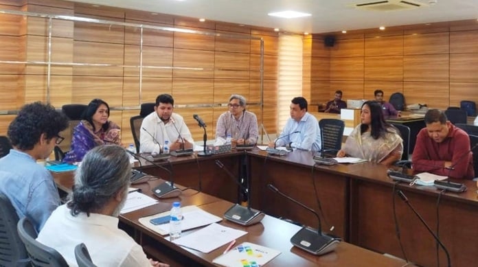 টিভি চ্যানেলগুলোর আচরণবিধি জনসম্মুখে প্রকাশের আহ্বান তথ্য উপদেষ্টার