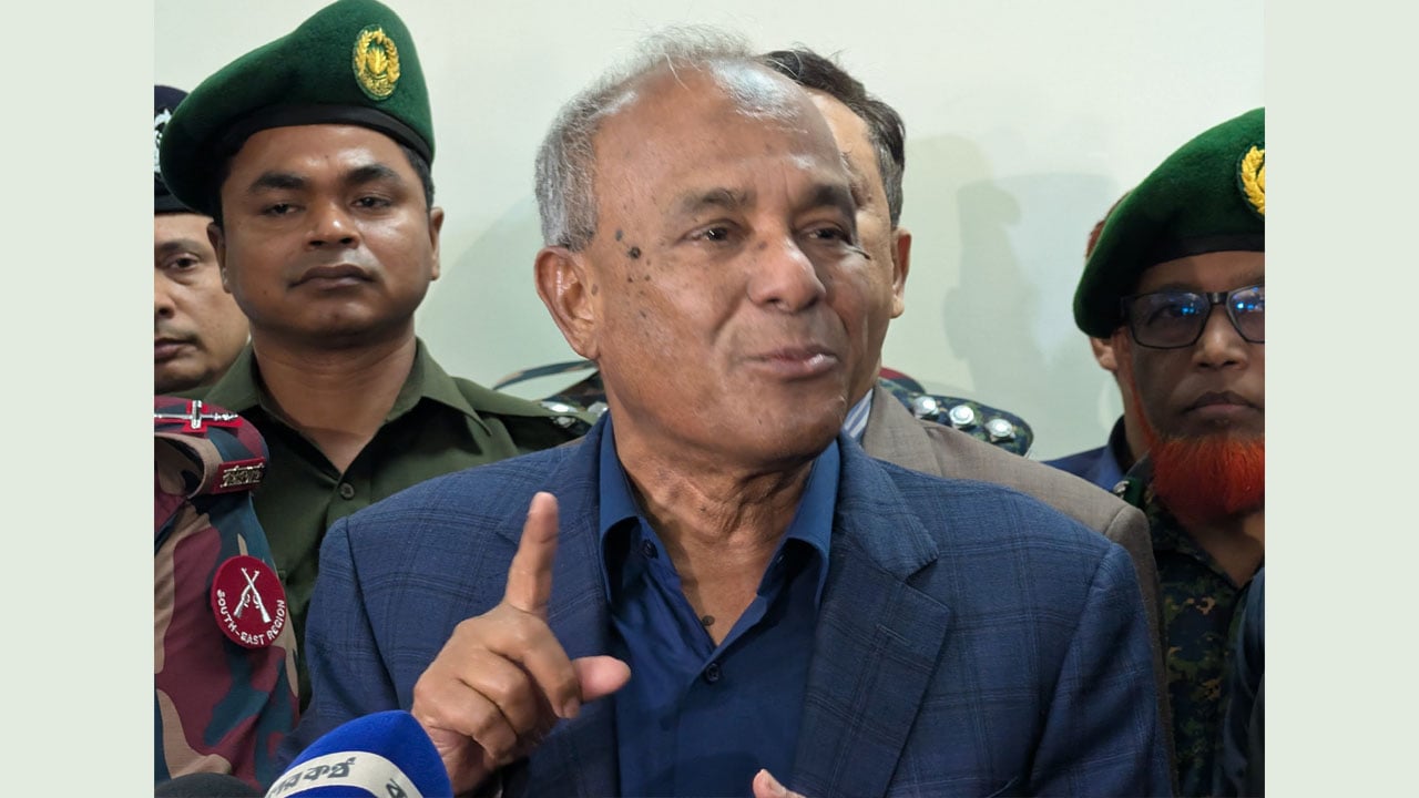 ফেসবুকে এমন স্বাধীনতা শেখ হাসিনার আমলে ছিলো না: স্বরাষ্ট্র উপদেষ্টা