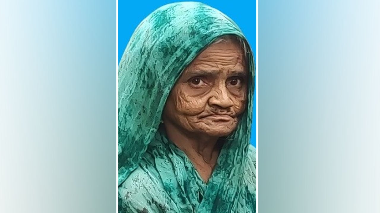 আশ্বাস মিললেও জোটেনি ভাতার কার্ড