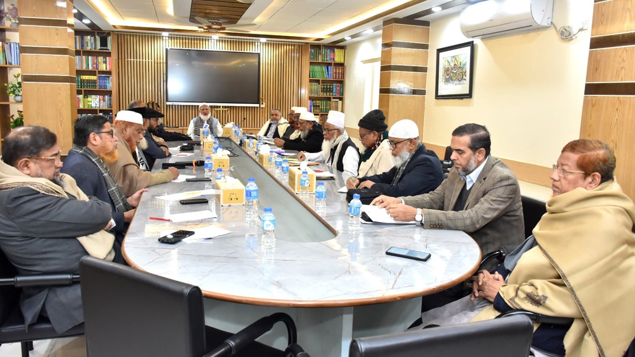 প্রশাসনের কিছু কর্মকর্তা বিশেষ দলের পক্ষে কাজ করছে: জামায়াত