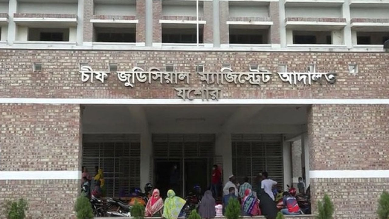 আ.লীগের তিন নেতাসহ যশোরে ১২ পুলিশের বিরুদ্ধে আদালতে অভিযোগ