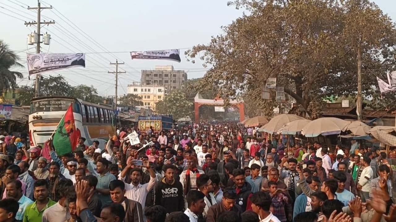 জীবননগরে দেড় কিলোমিটার জুড়ে বিএনপির নির্বাচনি গণমিছিল
