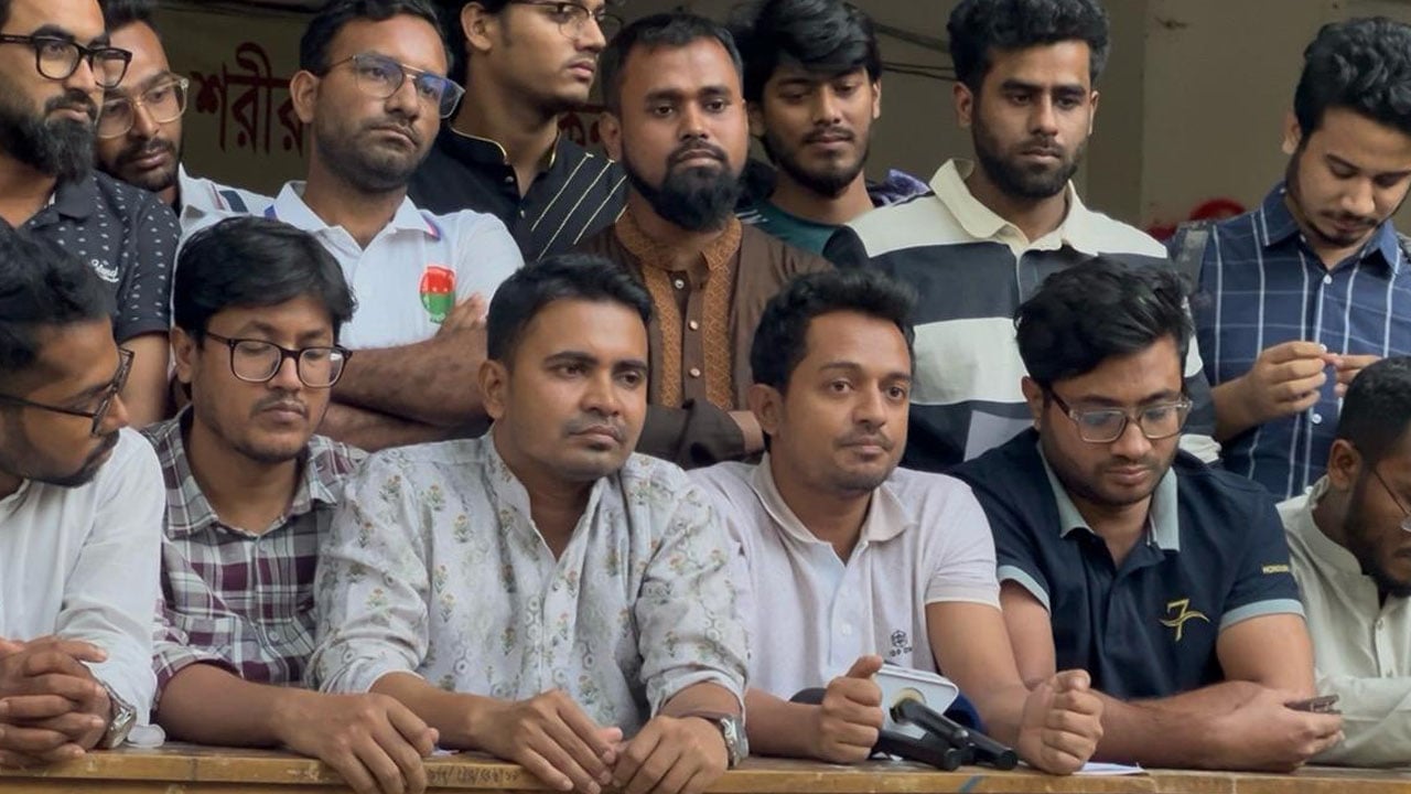 ছাত্রদলের প্যানেল ঘোষণা পর বিক্ষোভ, সমর্থন জানিয়ে বিদ্রোহীদের প্রত্যাহার