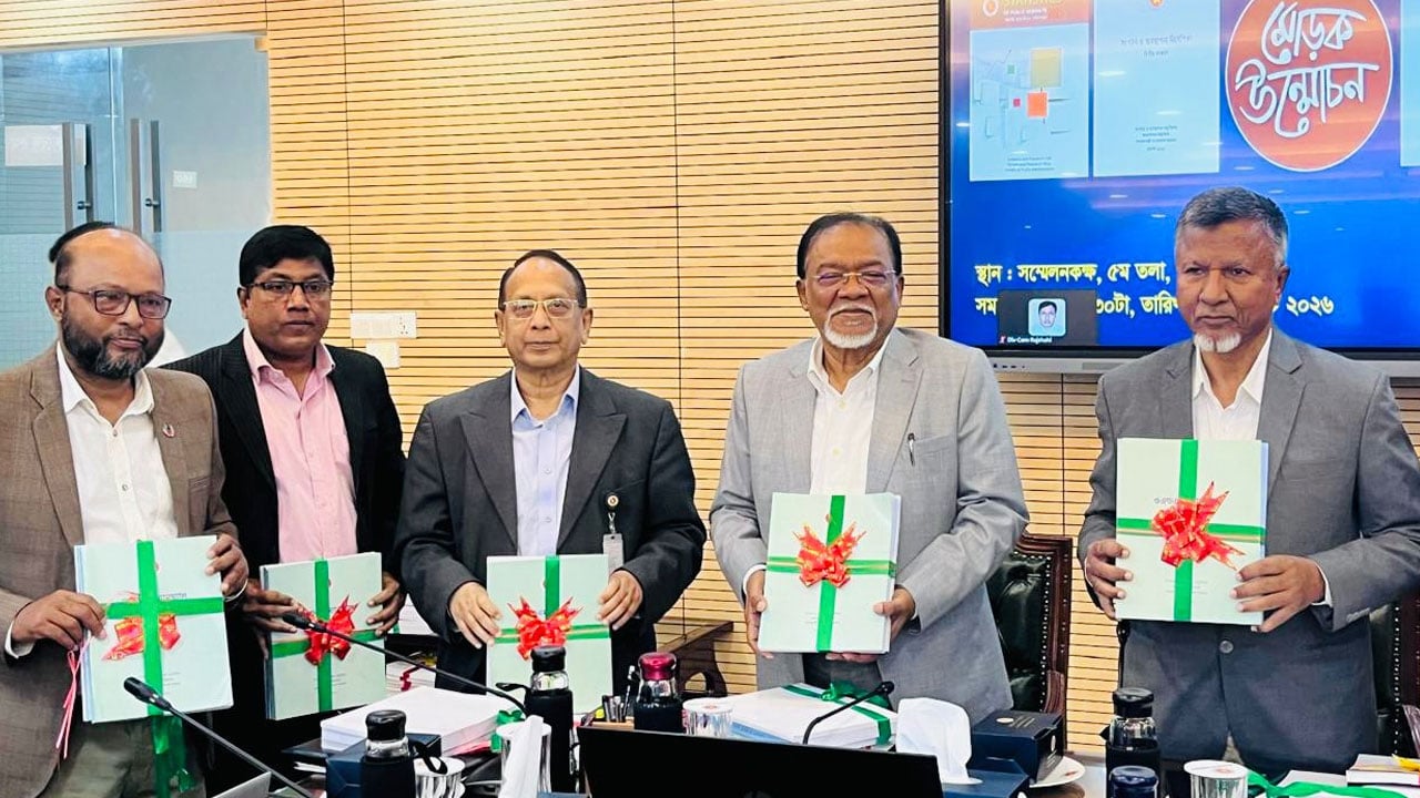এডিপিভুক্ত প্রকল্প নির্ধারিত সময়ে বাস্তবায়নের নির্দেশ জনপ্রশাসন উপদেষ্টার