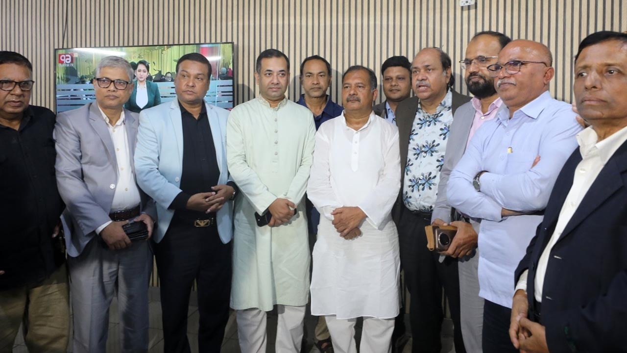 সাংবাদিকদের সমস্যা সমাধান ছাড়া গণমাধ্যমের উন্নয়ন সম্ভব নয়