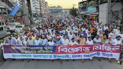 দেশের ইতিহাসে বড় আকারে জ্বালানির মূল্যবৃদ্ধি করা হয়েছে