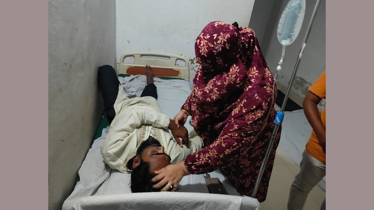 ‘আমার দেশ’ সাংবাদিকের ওপর হামলা