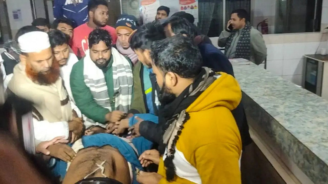 রাতের আঁধারে জামায়াত প্রার্থীর গাড়িবহরে হামলা