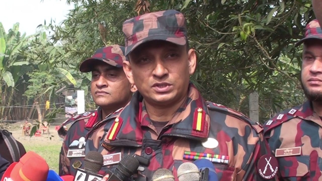 সীমান্ত দিয়ে আসা অস্ত্র দেশের নিরাপত্তা হুমকিতে ফেলছে