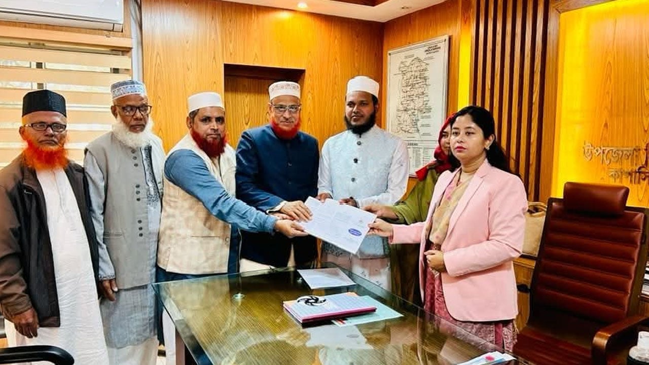 জামায়াত নেতাদের সঙ্গে নিয়ে মনোনয়নপত্র সংগ্রহ সালাউদ্দিন আইউবীর