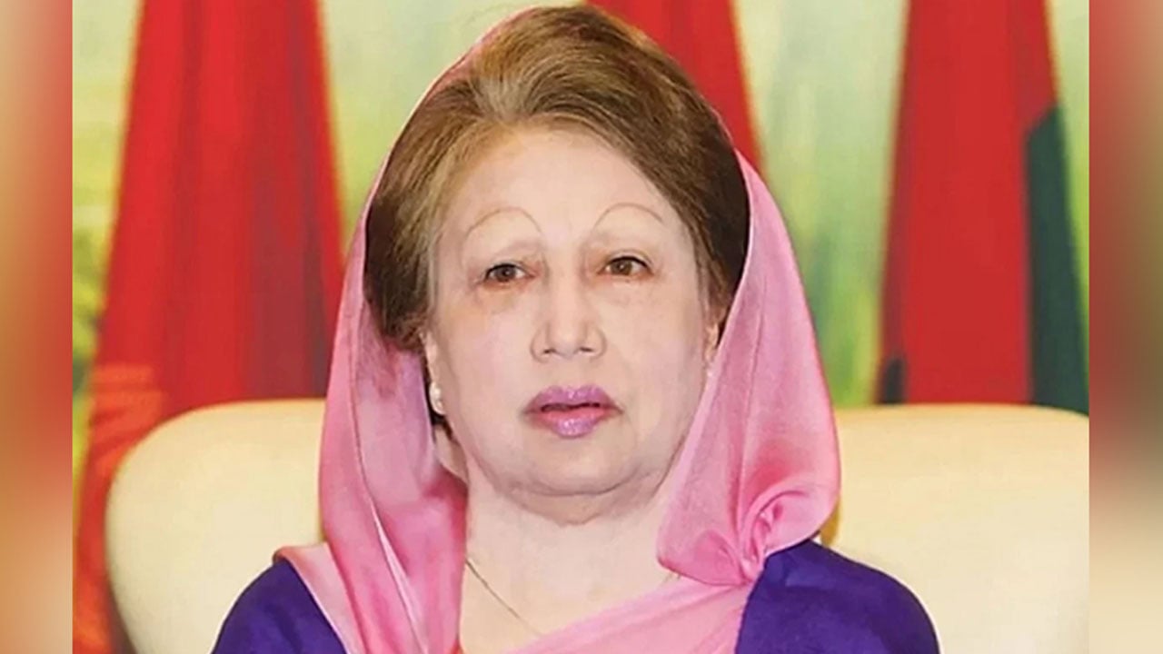 দিনাজপুর- ৩ আসনে খালেদা জিয়ার পক্ষে মনোনয়ন ফরম সংগ্রহ