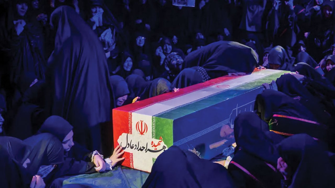 ইরাকে পৌঁছেছে খামেনির কফিন, নেওয়া হবে কারবালায়