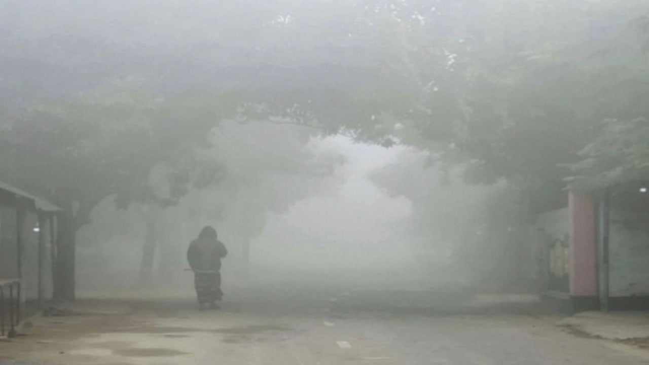 খানসামায় জেঁকে বসেছে শীত, বিপাকে খেটে খাওয়া মানুষ