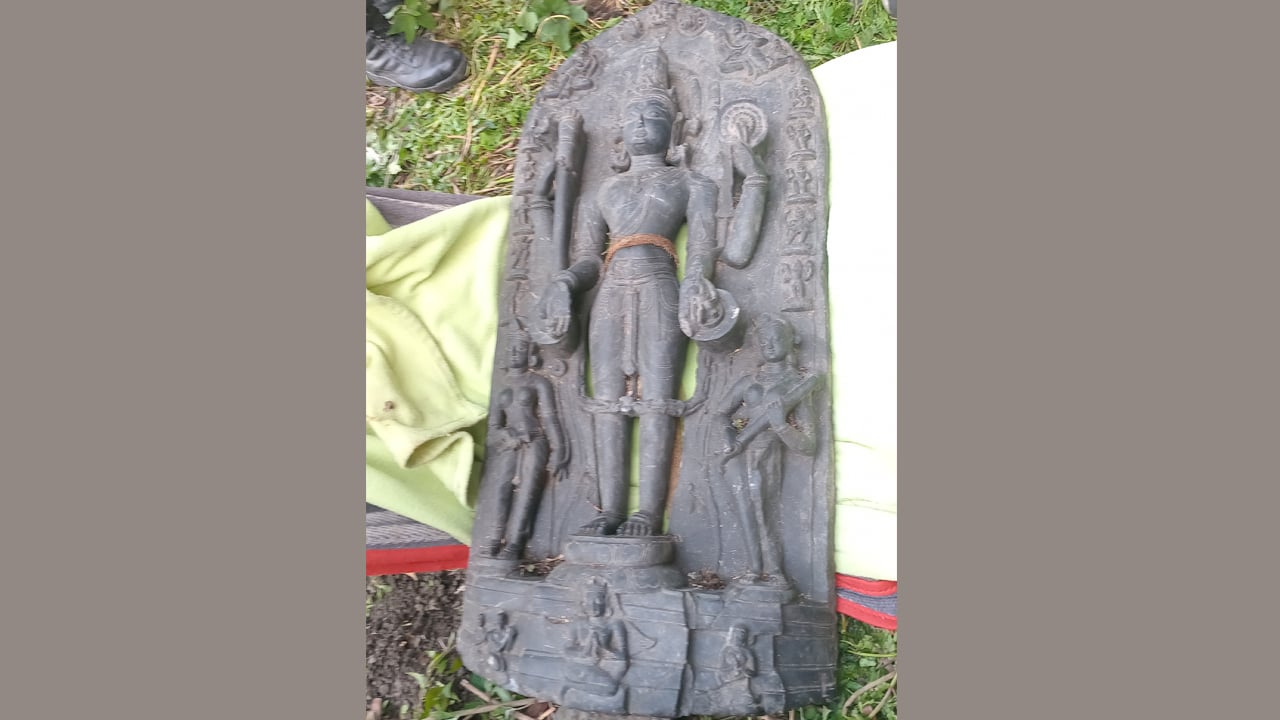 আলফাডাঙ্গায় ১২০ কেজি ওজনের কষ্টি পাথরের মূর্তি উদ্ধার