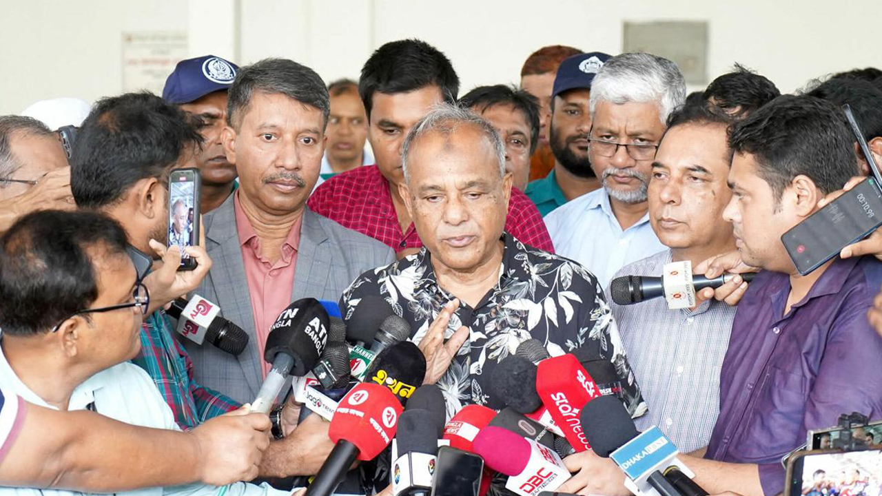 ক্ষতি কমাতে সরকারিভাবে আলু কেনা হবে : কৃষি উপদেষ্টা