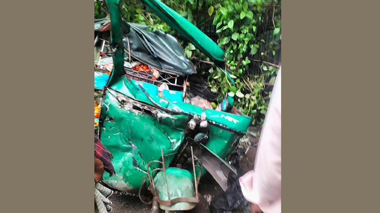 মুরাদনগরে ট্রাক-সিএনজি মুখোমুখি সংঘর্ষে নিহত ১