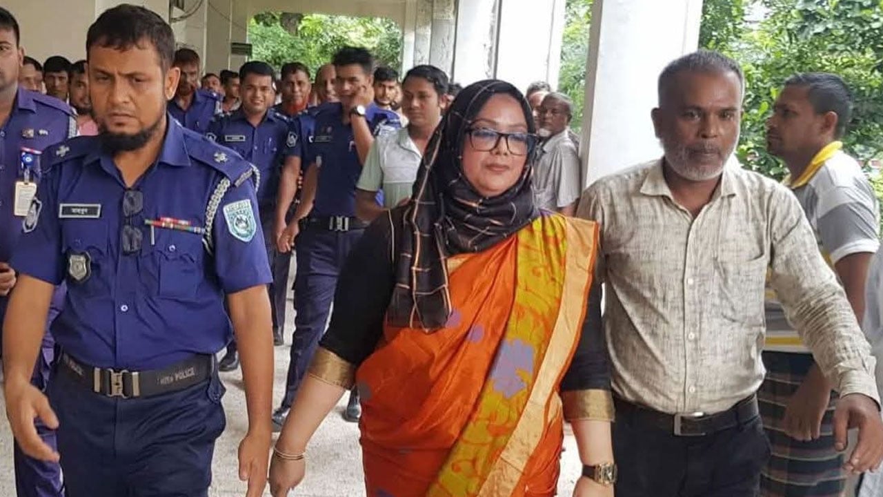 কুড়িগ্রামের সেই ডিসি এবার চাকরি থেকে বরখাস্ত