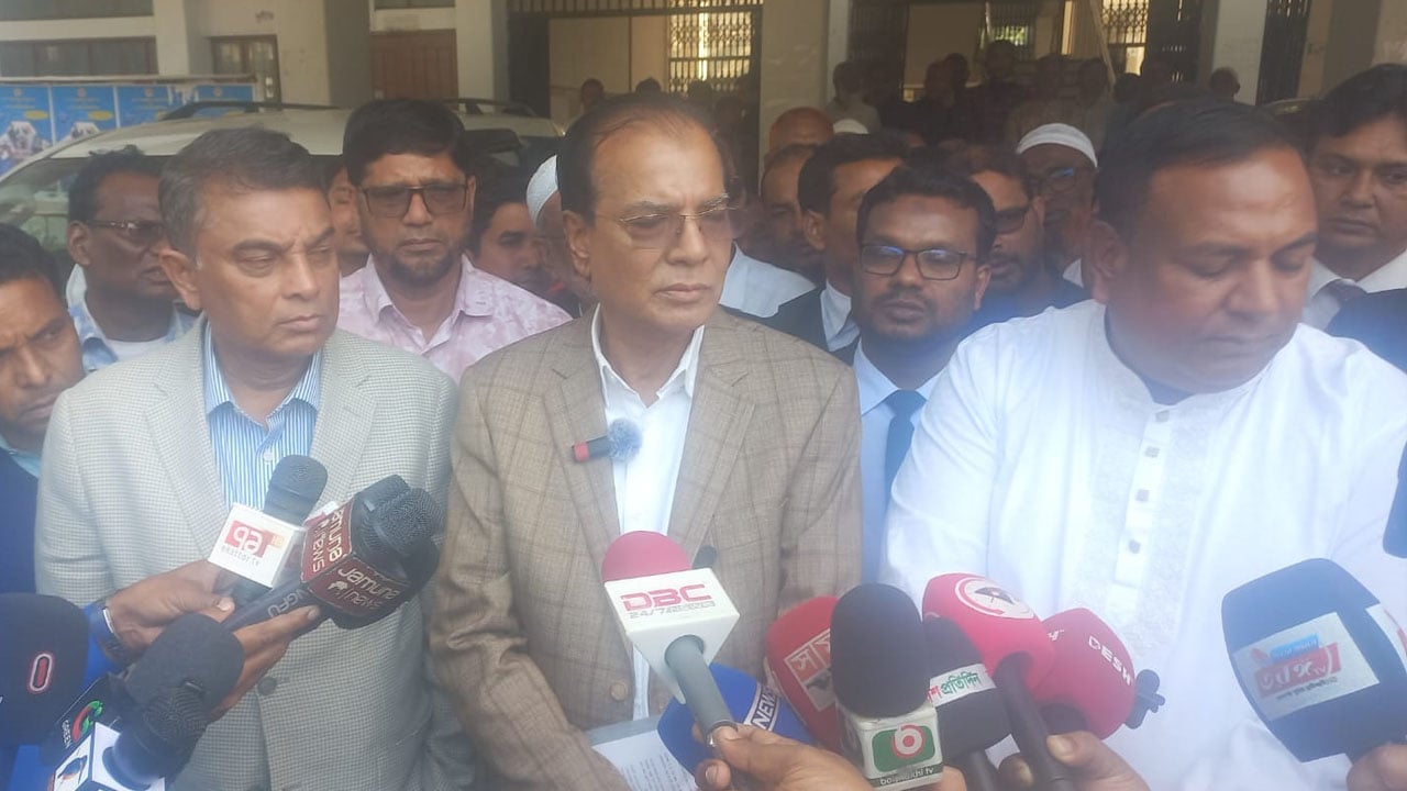 লালমনিরহাটের উন্নয়নে প্রশাসনকে ১৮০ দিনের টার্গেট দিলেন ত্রাণমন্ত্রী