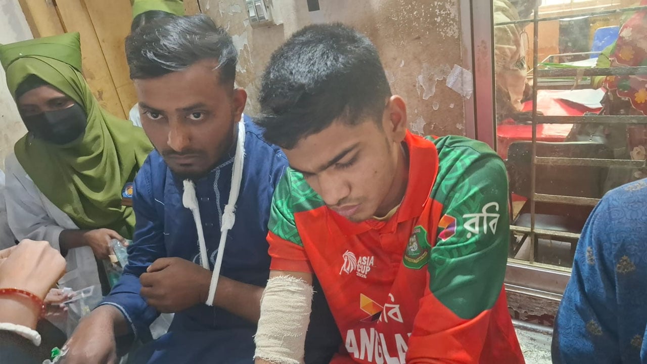 নির্বাচনি ফেস্টুন লাগাতে বাধা দেয়ায় বিএনপি-জামায়াতের কর্মীদের মারামারি