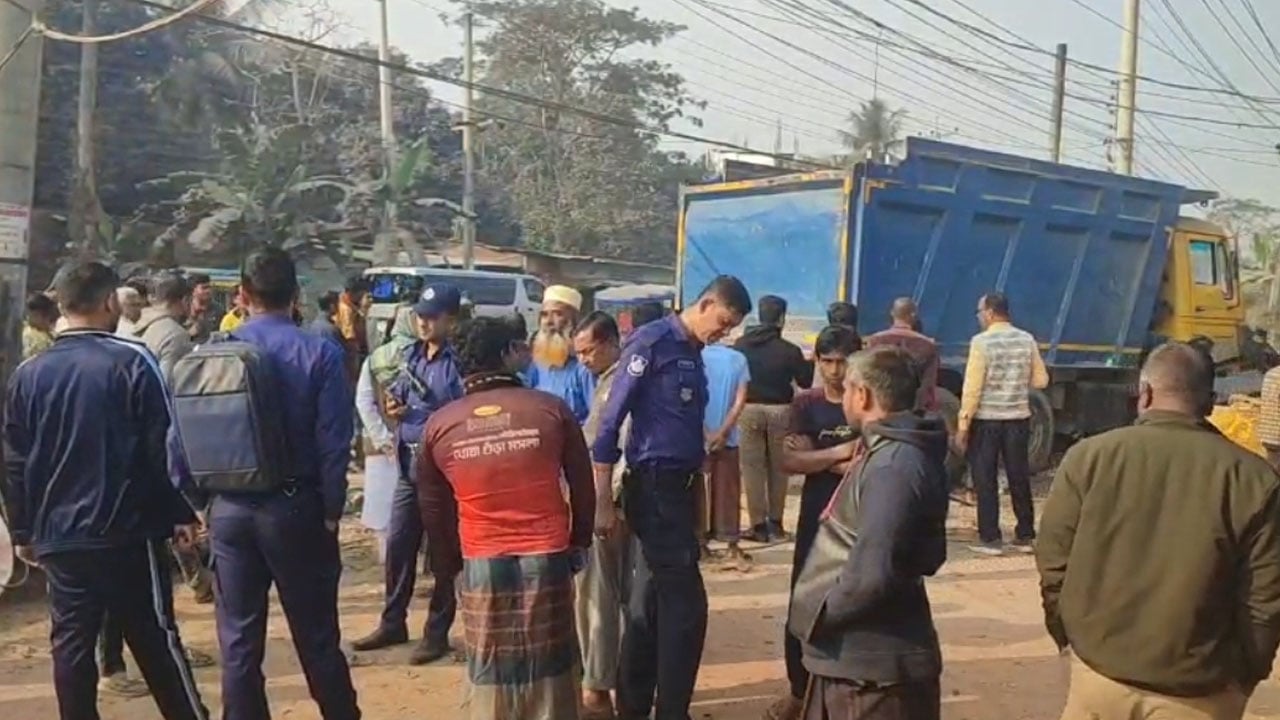 লক্ষ্মীপুরে ট্রাকচাপায় স্কুলছাত্রী নিহত, আহত অটোরিকশাচালক