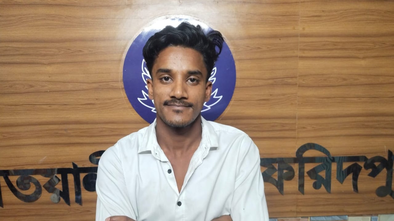 নিষিদ্ধ ছাত্রলীগ নেতা গ্রেপ্তার