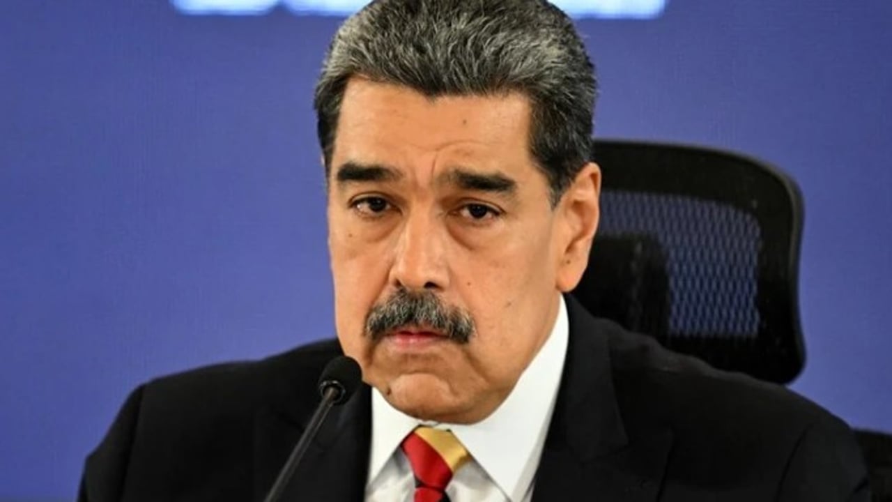 মাদুরোকে কোথায় নেওয়া হয়েছে?