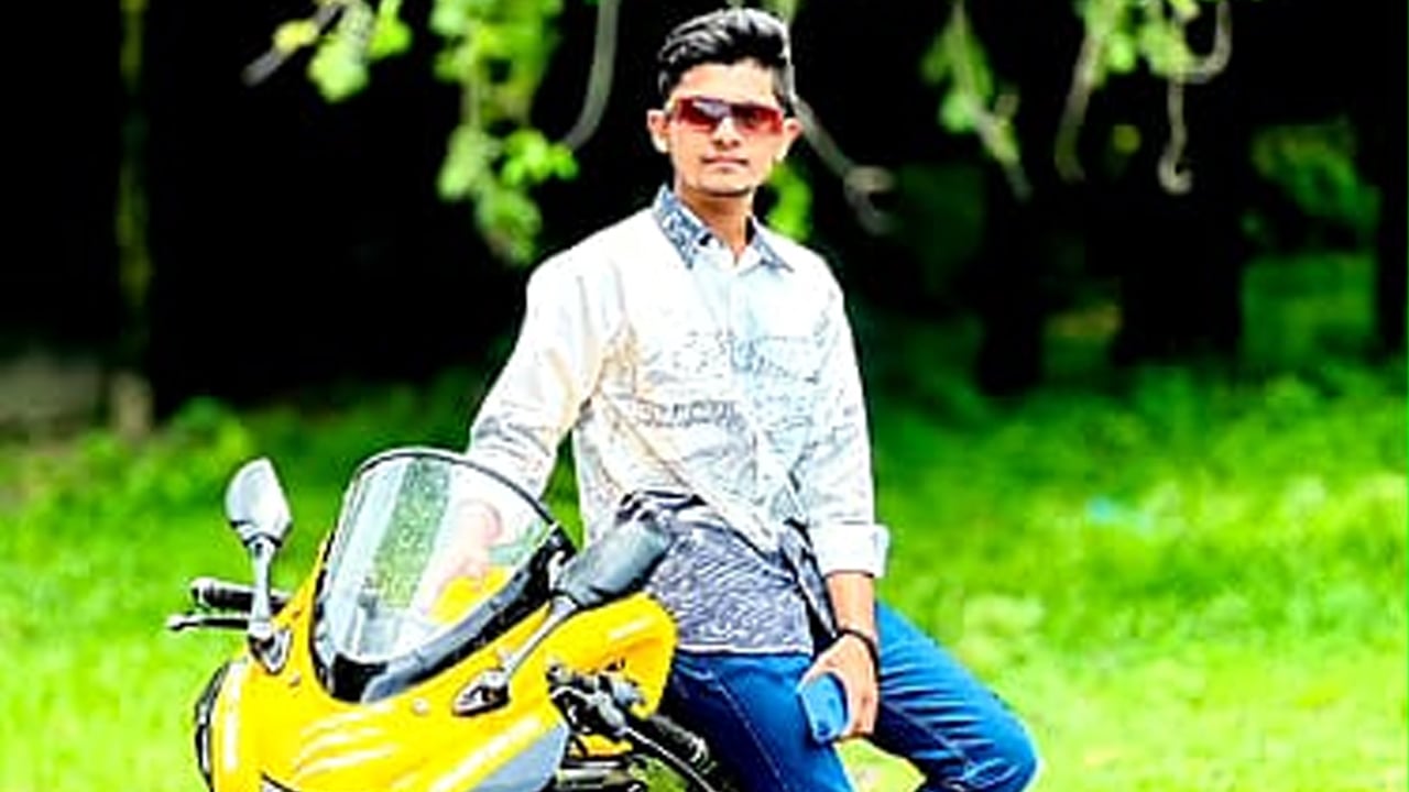চার মাস আগে কেনা মোটরসাইকেলেই প্রাণ গেল কলেজছাত্র মাহিরের