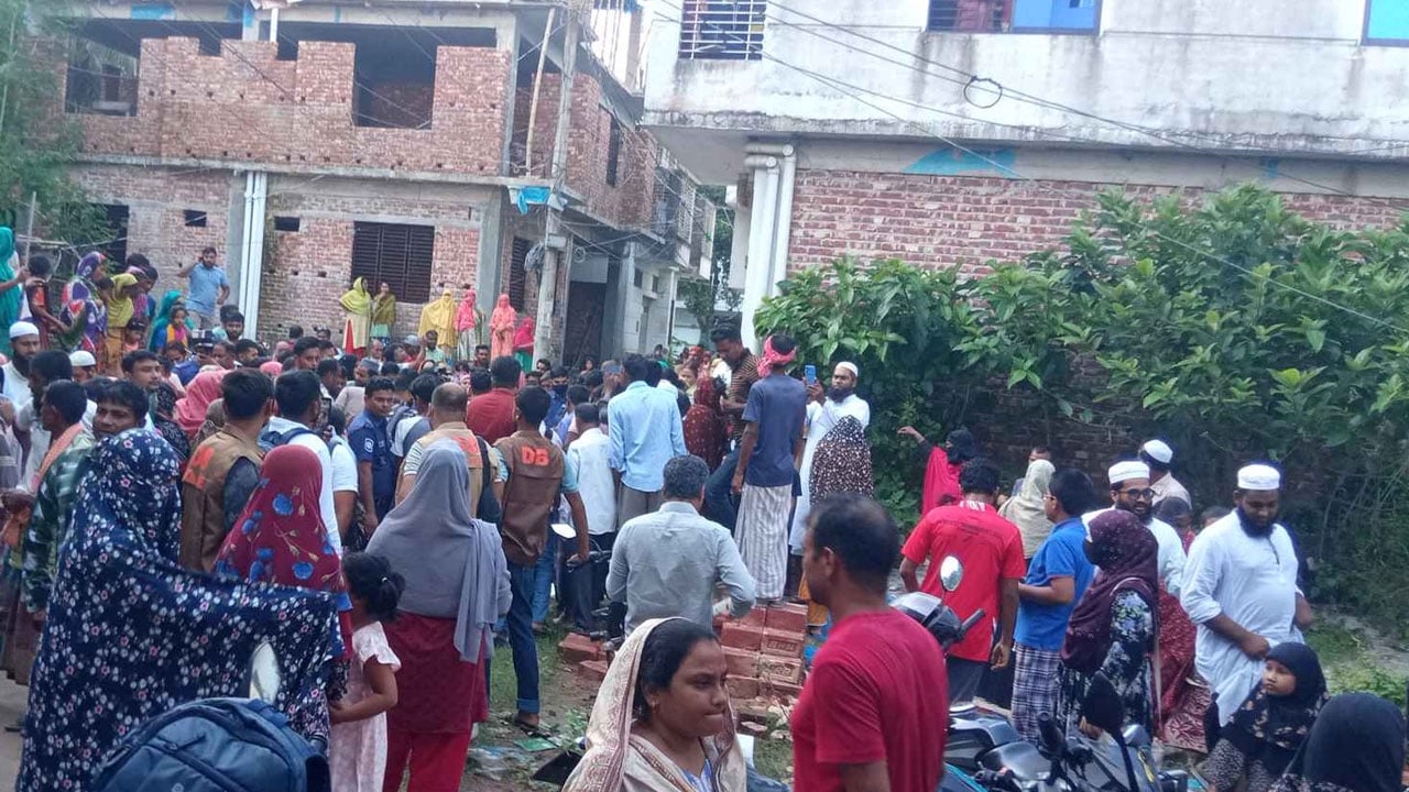 মানিকগঞ্জে ভাড়া বাসায় দুই সন্তানসহ মায়ের লাশ উদ্ধার