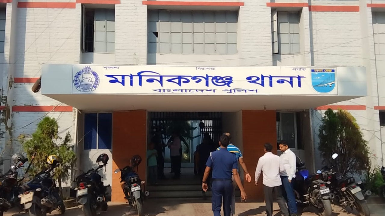 হাসপাতালে স্বামীর কাছ থেকে আলাদা করে স্ত্রীকে ধর্ষণ, দুই আনসার সদস্য গ্রেপ্তার