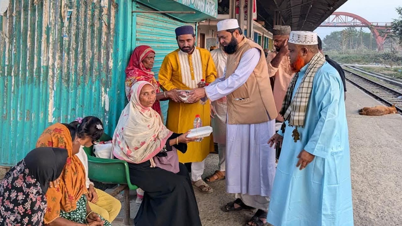 ‘মানবিক আশুগঞ্জ’ এর উদ্যোগে মাসব্যাপী ইফতার বিতরণ কর্মসূচি উদ্বোধন