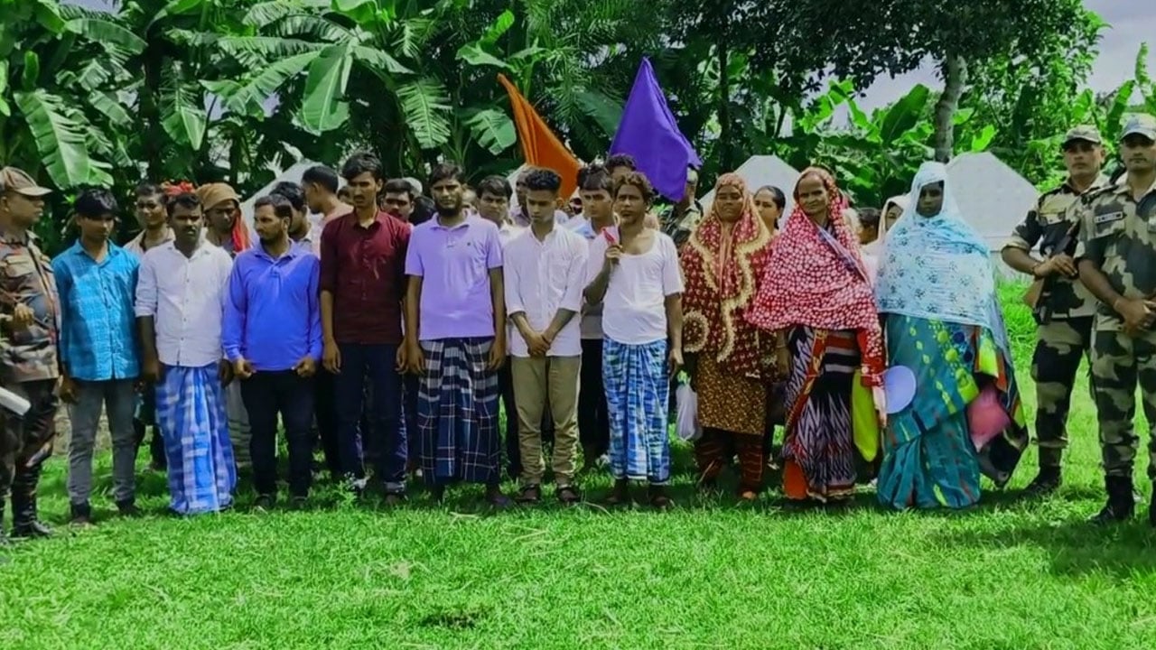মেহেরপুর সীমান্ত দিয়ে ৩৯ বাংলাদেশিকে ফেরত পাঠালো বিএসএফ