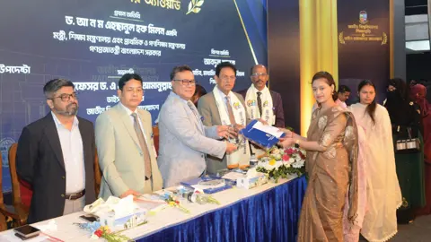 কলেজ শিক্ষকদের দায়িত্ব মনিটরিংব্যবস্থা জোরদারের নির্দেশ শিক্ষামন্ত্রীর
