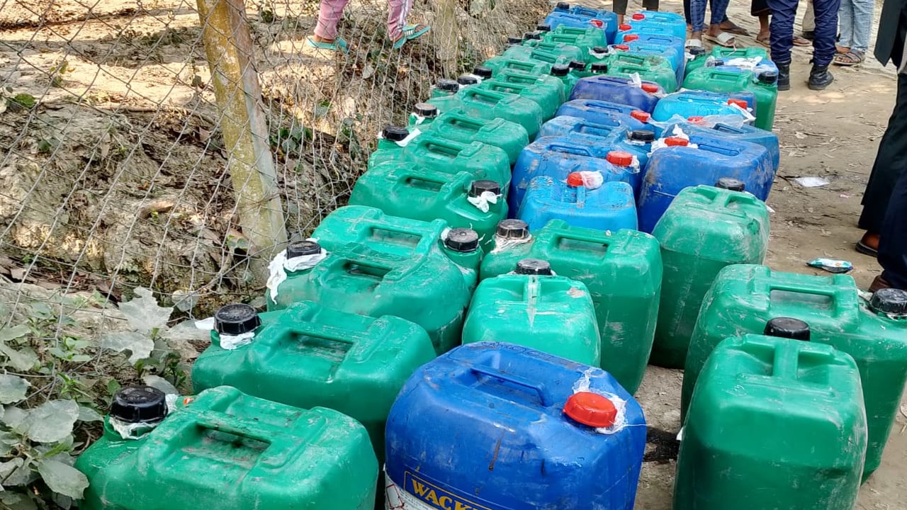 ভাঙ্গুড়ায় সাড়ে ৮ লাখ টাকার ভেজাল মধু ধ্বংস