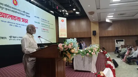 দল-মত ও অঞ্চল নয়, উন্নয়নে গুরুত্ব পাবে সব উপজেলার মানুষ: এলজিআরডি মন্ত্রী