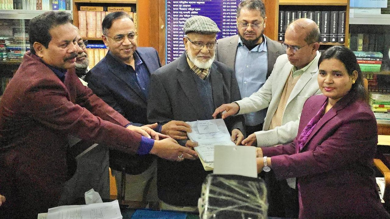 ড. মোশারফ ও তার ছেলের মনোয়নপত্র দাখিল