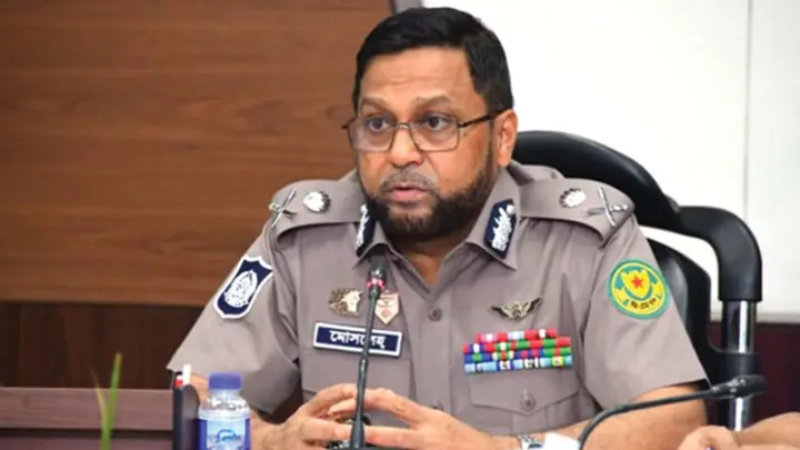 ঢাকায় বহিরাগত সন্ত্রাসীদের ঠেকাতে সতর্ক থাকার নির্দেশ ডিএমপি কমিশনারের 