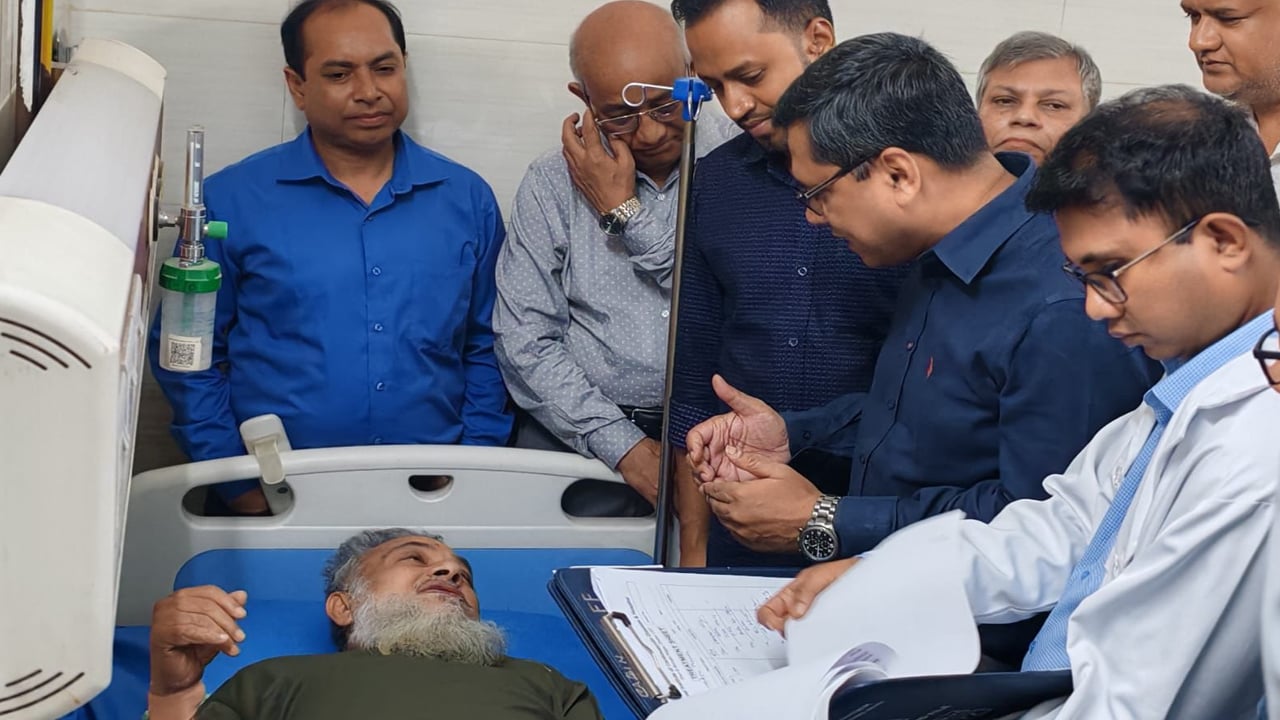 শহীদ মীর মুগ্ধের বাবার খোঁজখবর নিলেন প্রধানমন্ত্রী