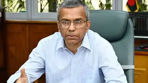 ব্যাংক খাত পুনর্গঠনে বছরে ৬০ হাজার কোটি টাকা প্রয়োজন: গভর্নর