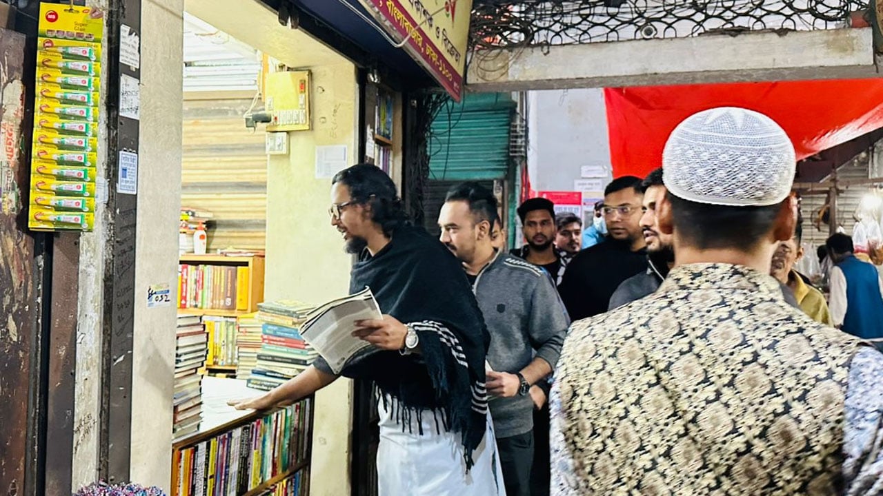 নিম্নমানের বই যাচ্ছে শিক্ষার্থীদের হাতে: মুরসালীন